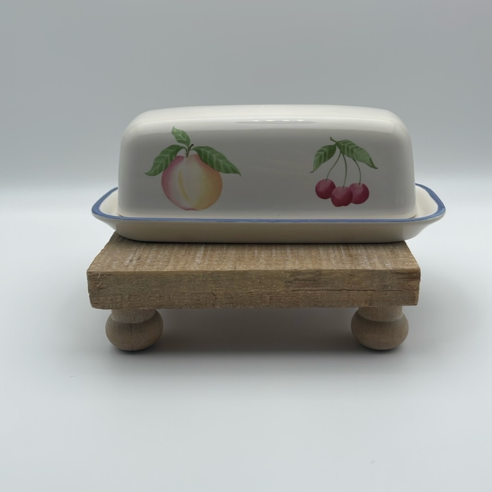 Pfaltzgraff Fruit Covered‎ 1/4 Pound Butter Dish